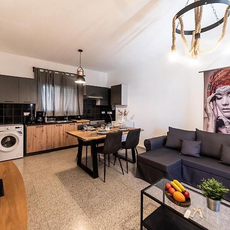 Serenityone - Centrally Located One Bedroom Apt アヤナパ エクステリア 写真