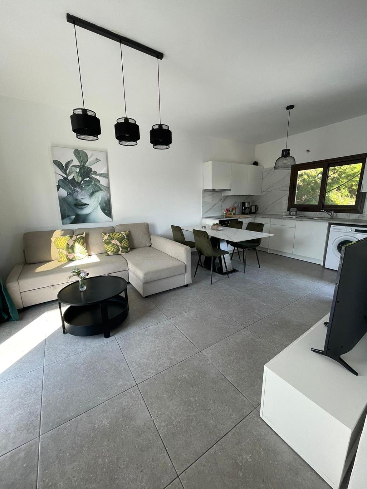 Serenityone - Centrally Located One Bedroom Apt アヤナパ エクステリア 写真