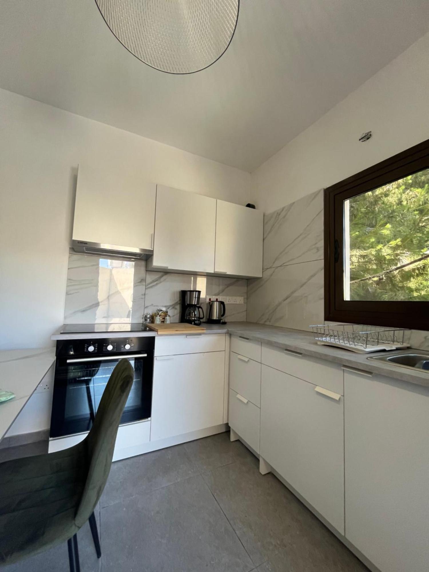 Serenityone - Centrally Located One Bedroom Apt アヤナパ エクステリア 写真