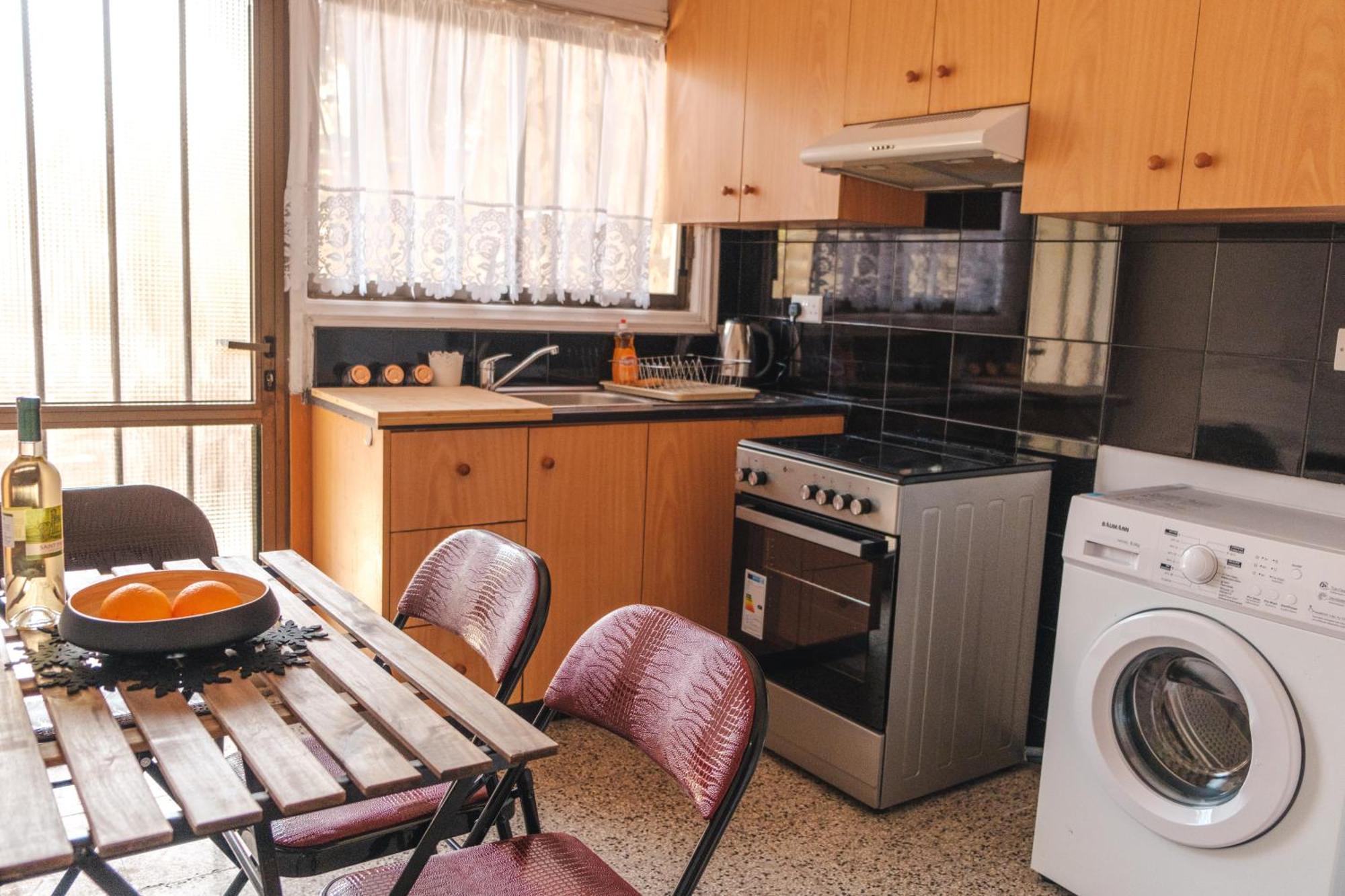 Serenityone - Centrally Located One Bedroom Apt アヤナパ エクステリア 写真