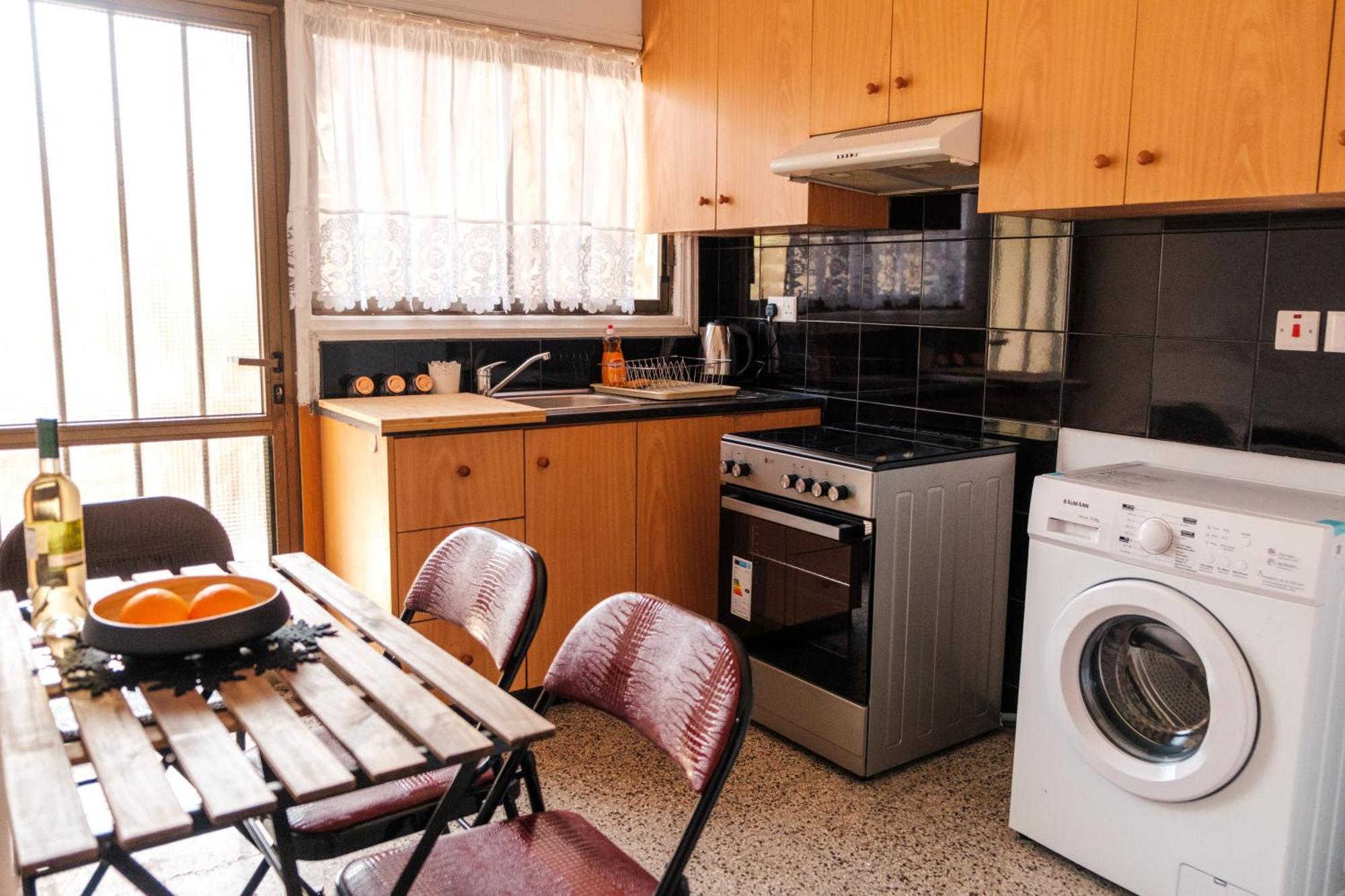 Serenityone - Centrally Located One Bedroom Apt アヤナパ エクステリア 写真