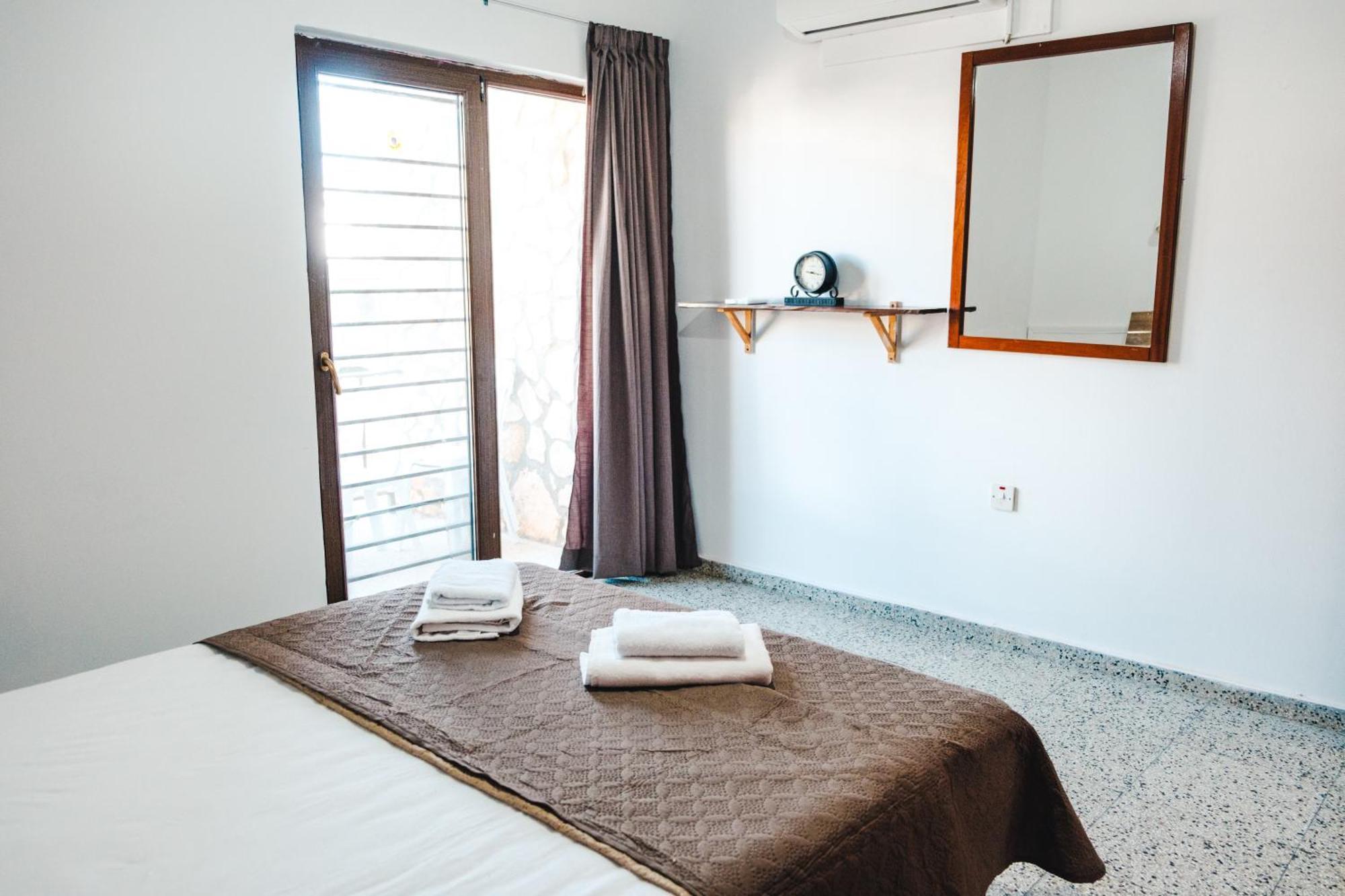 Serenityone - Centrally Located One Bedroom Apt アヤナパ エクステリア 写真