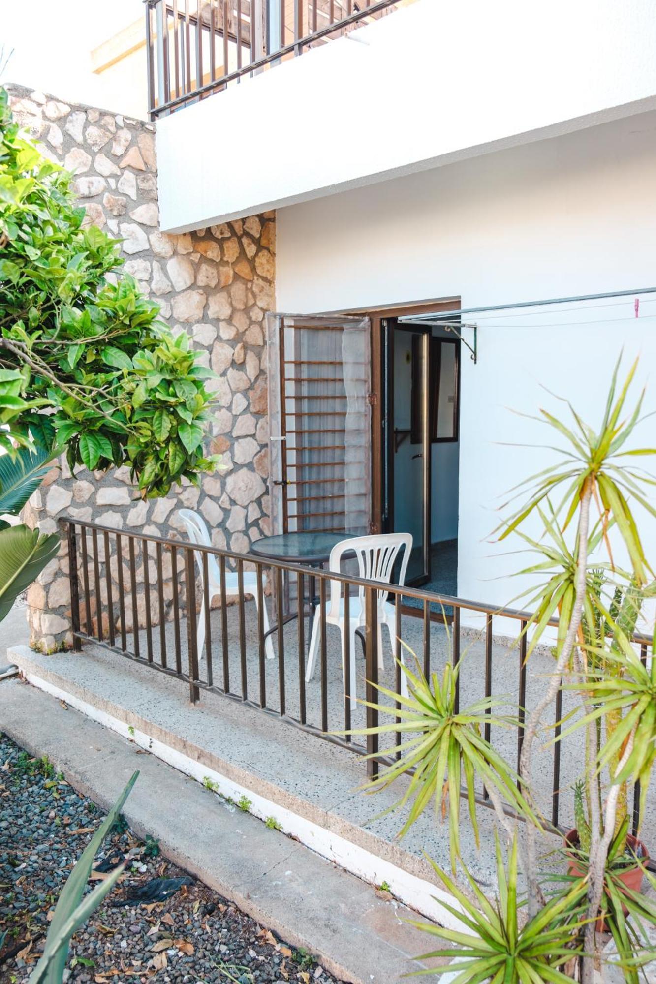 Serenityone - Centrally Located One Bedroom Apt アヤナパ エクステリア 写真